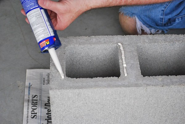 realizzare una fioriera verticale con mattoni in cemento