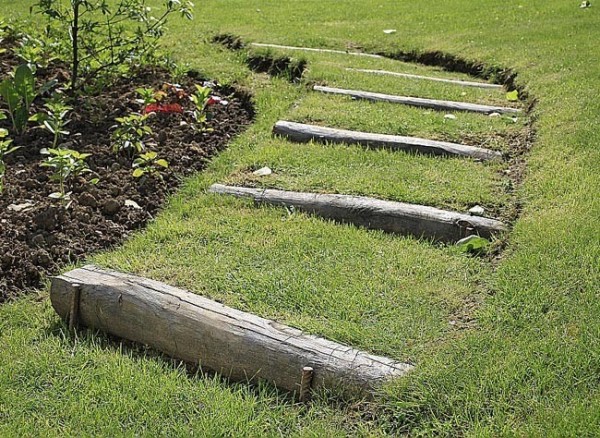 Escaleras en el jardín 1