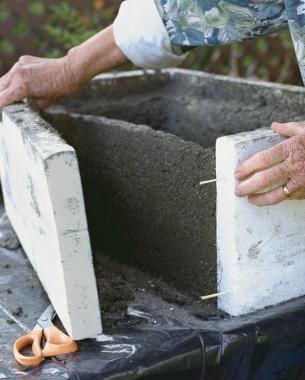 como-hacer-jardineras-y-macetas-de-hypertufa-03